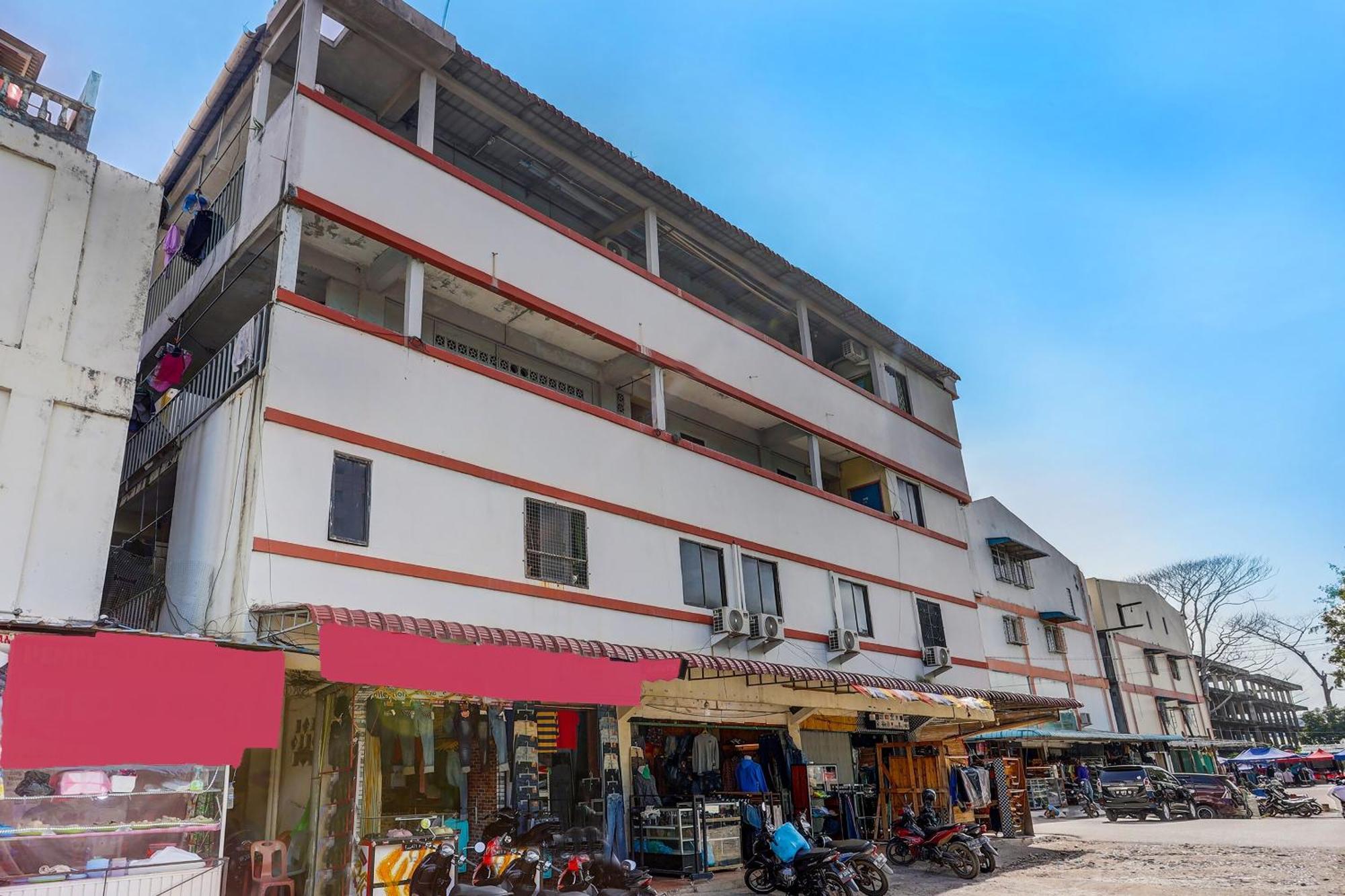 Oyo 92322 Hasan House Syariahnearpelabuhan Feri Harbor Bay Nagoya Luaran gambar