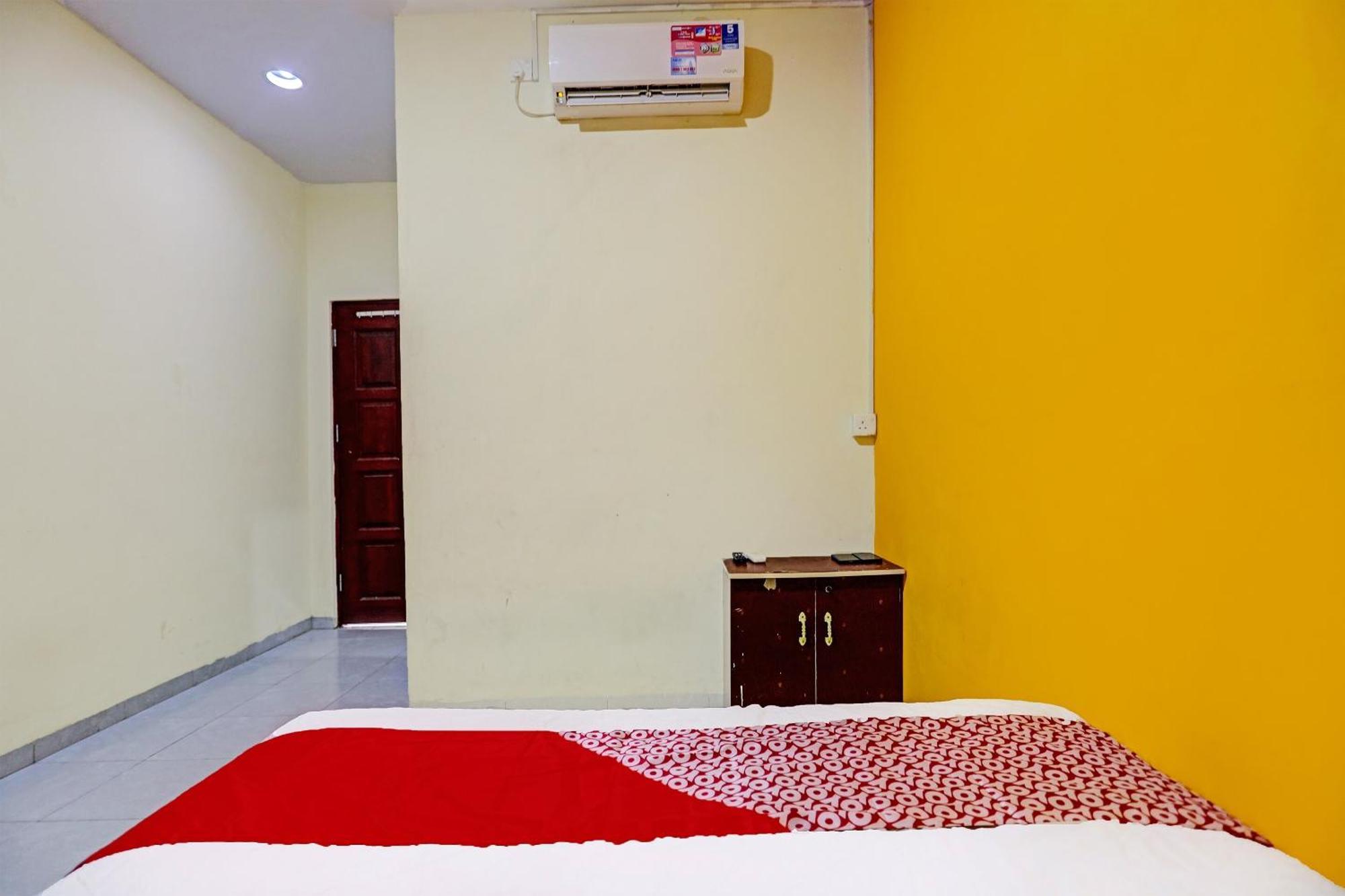 Oyo 92322 Hasan House Syariahnearpelabuhan Feri Harbor Bay Nagoya Luaran gambar