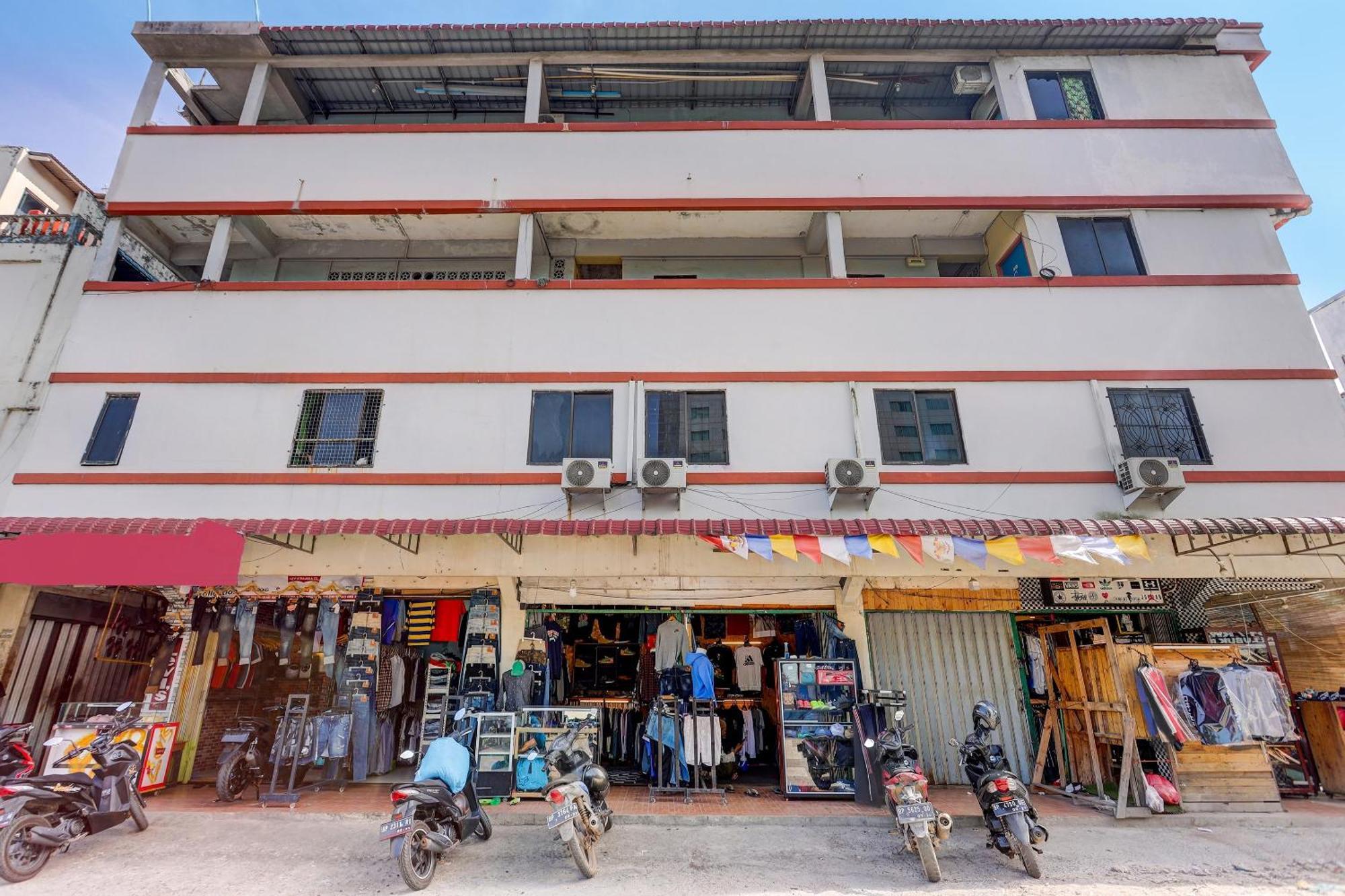 Oyo 92322 Hasan House Syariahnearpelabuhan Feri Harbor Bay Nagoya Luaran gambar